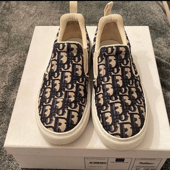 Dior Sneakers - Picture 1 of 8